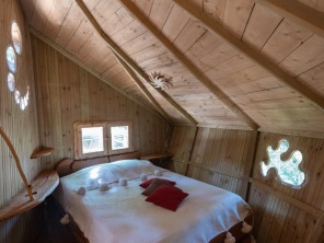 2 bedroom Treehouse near Saint-Julien-Labrousse, Rhone Alps, Auvergne-Rhône-Alpes, France