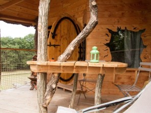 1 bedroom Cabin on Stilts near Descartes, Indre-et-Loire, Centre-Val de Loire, France