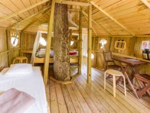 1 bedroom Treehouse near Sainte-Catherine De Fierbois, Indre-et-Loire, Centre-Val de Loire, France