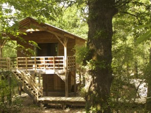 1 bedroom Cabin on Stilts near Saint-Georges-Des-Sept-Voies, Maine-et-Loire, Pays de la Loire, France