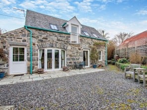 Charming Stone Cottage Ideal Romantic Getaway
