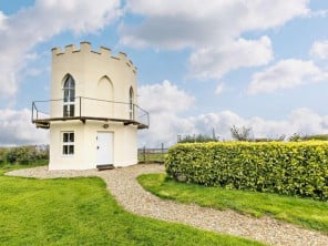 Quirky Romantic Castle with Riverside Views