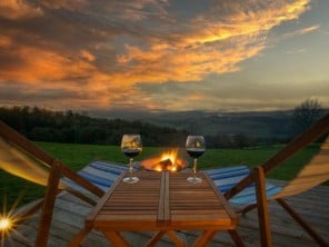 Romantic Luxury Glamping Cabin Retreat with Hot Tub