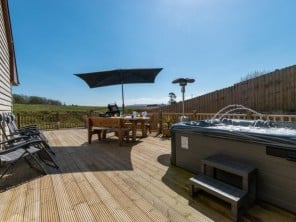 3 bedroom Chalets / Lodges near Coelbren, Powys / Brecon Beacons