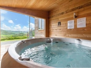 1 bedroom Chalets / Lodges near Lower Chapel, Powys / Brecon Beacons