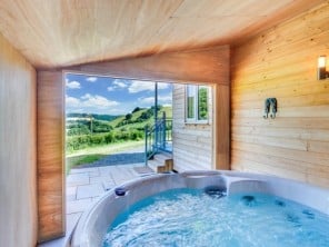 1 bedroom Chalets / Lodges near Lower Chapel, Powys / Brecon Beacons