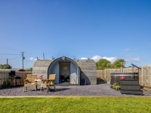 Romantic Cabin Escape with Private Hot Tub