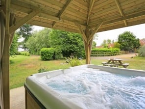 7 bedroom Cottage near Ilketshall St Margaret, Suffolk