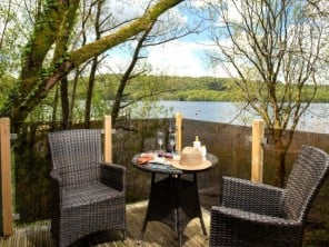Waterside Glamping Cabin on Lake Windermere