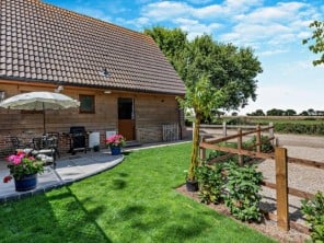 1 bedroom Houses / Villas near Kirby-le-Soken, Essex
