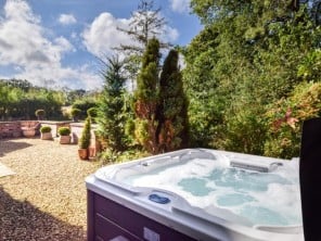3 bedroom Cottage near Thelwall, Cheshire