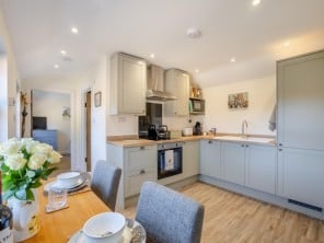 2 bedroom Cottage near Weeley Heath, Essex