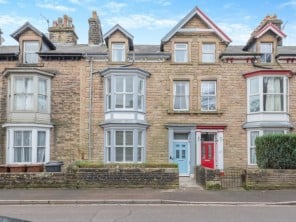 6 bedroom Cottage near Buxton, Derbyshire
