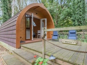 Cosy Wood Lodge on a Working Farm