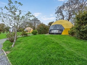 Futuristic Geodome Escape Ideal for Couples