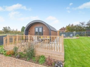 Romantic Glamping Pod Retreat in Rural Setting