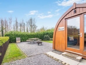Rustic Canalside Family Glamping Pod next to Woodland
