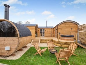 Stylish Shepherds Hut Cabin in a Rural Setting