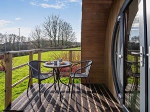 Romantic Countryside Cabin Getaway with a Private Deck