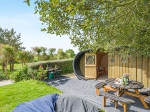 Romantic Glamping Cabin Near the North Cornish Coast