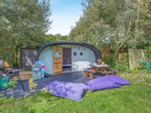 Unique Glamping Cabin Escape near the Coast