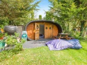 Unique and Romantic Cabin Pod with a Private Deck