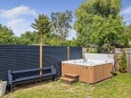 House in Bedford, Bedfordshire (42590) #15