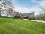 Huge gardens, spacious and private Huge gardens, spacious and private