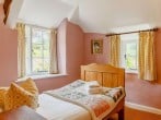 Pretty single bedroom with dual aspect Pretty single bedroom with dual aspect