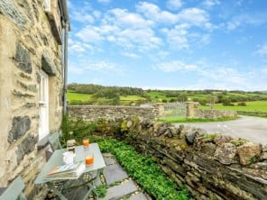 Cottage in Snowdonia with Valley Views