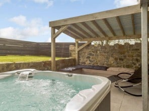 5 bedroom Houses / Villas near Pwllheli, North Wales