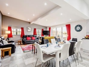 4 bedroom Houses / Villas near Wedmore, Somerset