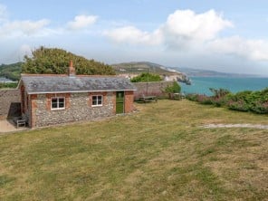 1 bedroom Houses / Villas near Freshwater, Isle of Wight