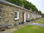 Sweet cottage in a fabulous coastal hamlet just 160m from the harbour