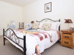 Wonderful spacious light and bright double bedroom with en-suite shower room