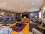 Relax with friends in the lounge and enjoy a good movie Relax with friends in the lounge and enjoy a good movie