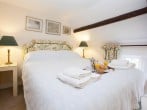 Pretty country-style throughout Pretty country-style throughout