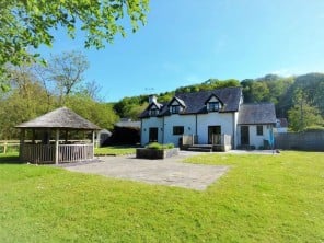4 bedroom Cottage near Swansea, South Wales