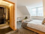 Stylish double bedroom with en-suite Stylish double bedroom with en-suite