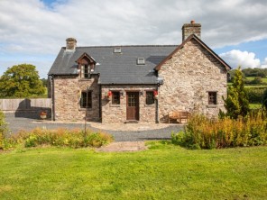 2 bedroom Houses / Villas near Brecon, Powys / Brecon Beacons, Wales