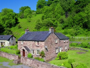 4 bedroom Houses / Villas near Crickhowell, Powys / Brecon Beacons, Wales