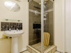 Shared en-suite shower room Shared en-suite shower room