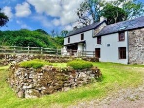 3 bedroom Cottage near Llangadog, South Wales