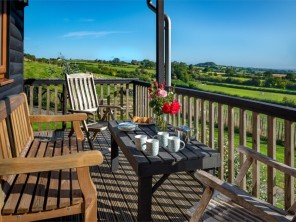 3 bedroom Chalets / Lodges near Hereford, Powys / Brecon Beacons, Wales