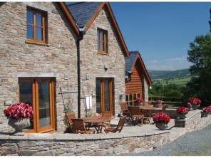2 bedroom Houses / Villas near Clyro, Powys / Brecon Beacons, Wales