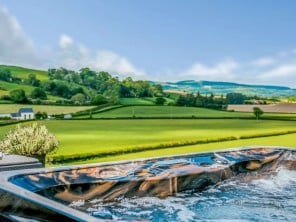 2 bedroom Chalets / Lodges near Montgomery, Powys / Brecon Beacons