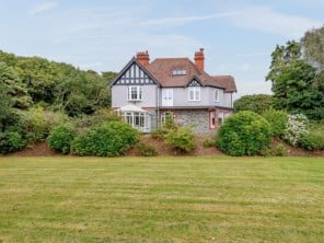7 bedroom Cottage near Talybont, North Wales