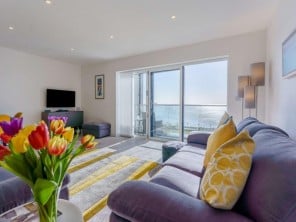 Stunning Apartment with Sandown Bay Views