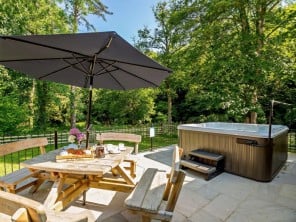 Stunning Detached Riverside Property with Private Hot Tub