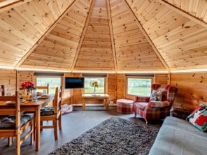 1 bedroom Chalets / Lodges near Lanark, Lanark
